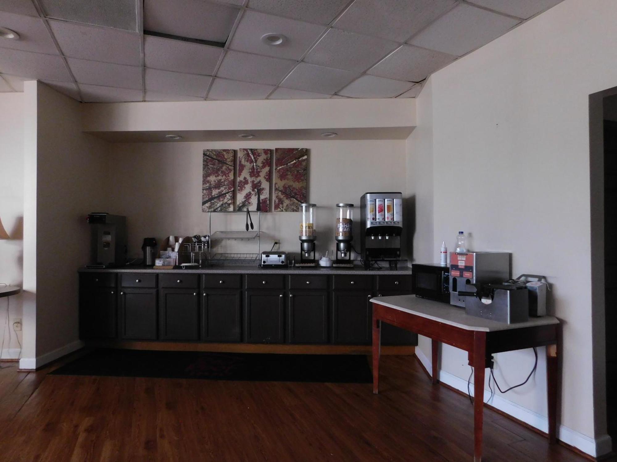 Red Roof Inn & Suites Wytheville Zewnętrze zdjęcie